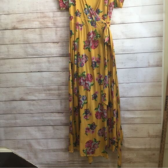 MATILDA JANE ALANA MAXI WRAP DRESS IN YELLOW FLORAL - Picture 6 of 14
